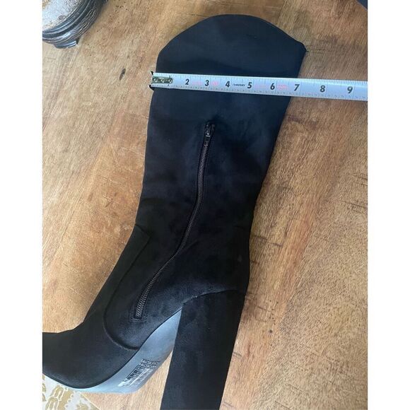 FOREVER 21 Faux  Black Suede Pointed toe  heeled boots - Picture 8 of 9